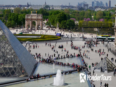 Supersaver Skip-the-Line Semi-Private Guided Tour: Paris City Center and Louvre Museum