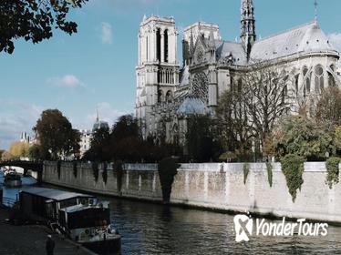 Semi-Private Guided Walking Tour: Paris City Center Including Notre-Dame Interior