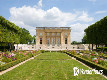 Private Tour: Best of Versailles Day Trip from Paris Including Skip-the-Line Palace of Versailles Tour and Grand Canal Lunch