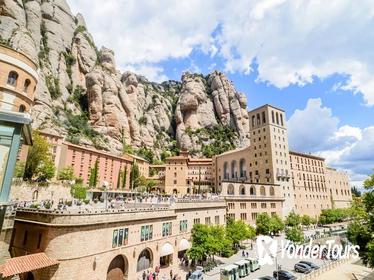 Montserrat Monastery and Natural Park Hiking Premium Small Group Tour from Barcelona