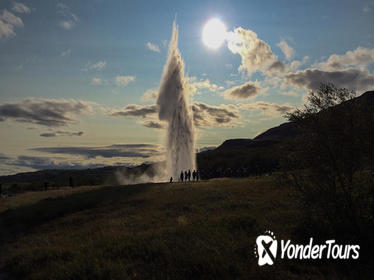 Golden Circle, Fontana Thermal Baths, Dinner and Northern Lights Day Trip from Reykjavik