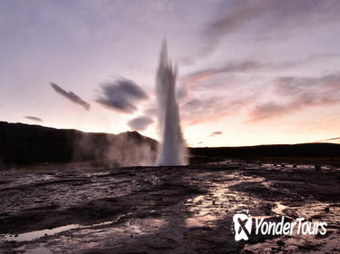 Midnight Sun Golden Circle with Secret Lagoon Tour from Reykjavik