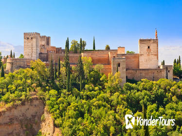 Granada Combo: Albaicin and Sacromonte Walking Tour and Hop-On Hop-Off Train