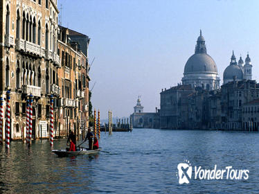 Skip the Line: Morning Venice Gondola Ride and Walking Tour with St Mark's Basilica