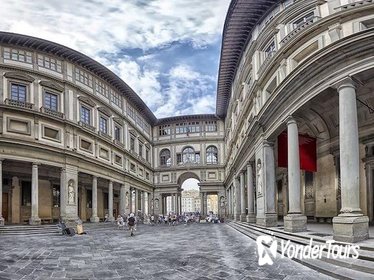 Florence walking tour with Chianti wine, Tuscan snack, Uffizi and Accademia tour