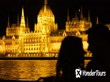 Budapest Christmas Eve Cruise with Dinner and Live Music
