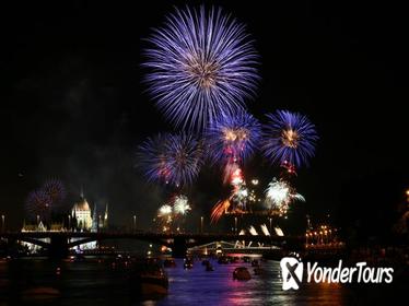St. Stephen's Day Fireworks Dinner Cruise with Piano Show and Sightseeing