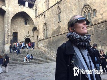 Smart-glasses gothic tour through the ancient Barcelona
