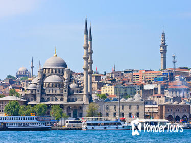 Istanbul Super Saver: Half-Day Bosphorus Cruise and Egyptian Spice Market Tour plus Turkish Dinner and Show