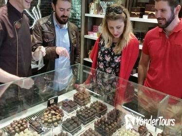 Small-Group English Tea and Desserts Walking Tour in London