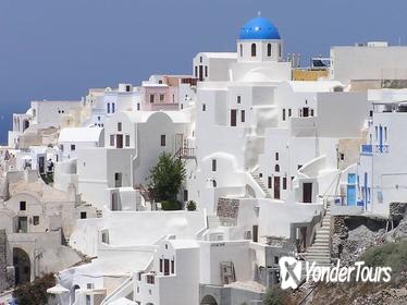 Santorini Shore Excursion: Private Tour of Oia and Fira, including Museum of Prehistoric Thira and Wine Tasting