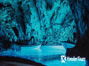 Five Island Speedboat Tour Featuring the Blue Cave and Hvar