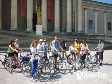 Munich Super Saver: City Bike Tour plus Bavarian Beer and Food Evening