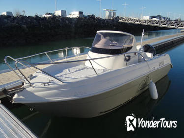 Rent a open-hull boat for up to 6 people in La Rochelle - License required