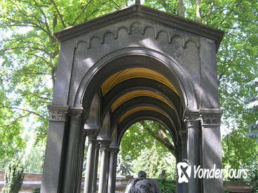 Historical Cemeteries of Berlin Walking Tour