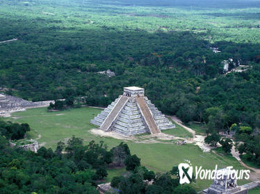 Chichen Itza Day Trip by Plane: Small-Group Archaeologist-Led Tour with Mayan Jungle Flight