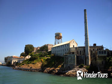 Early Access to Alcatraz and Cable Car Sightseeing Tour