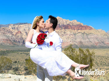 Destination Wedding: Red Rock Canyon Ceremony