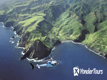 West Maui and Molokai 60-minute Helicopter Tour