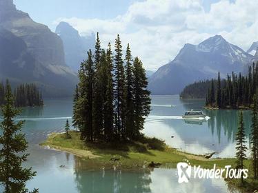 Jasper National Park Tour: Maligne Valley, Medicine Lake and Spirit Island