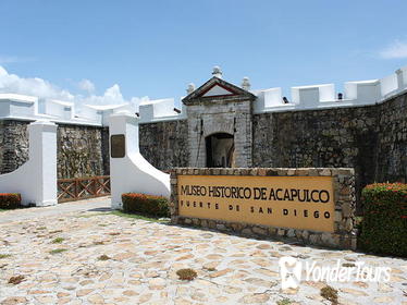 Half-Day Acapulco Walking Tour with Fort of San Diego
