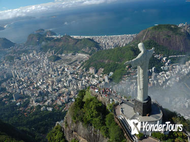 Rio de Janeiro Super Saver: Sugar Loaf Mountain Tour and Christ Redeemer Statue Helicopter Flight