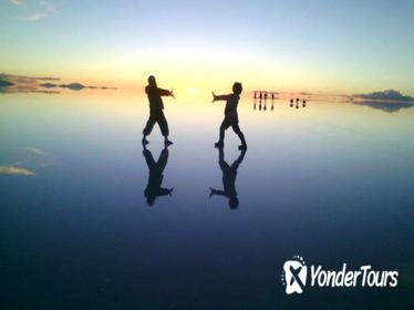 Sunrise at Salar de Uyuni