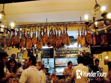 2,5 Hour Private Guided Tapas Walking Tour in Seville