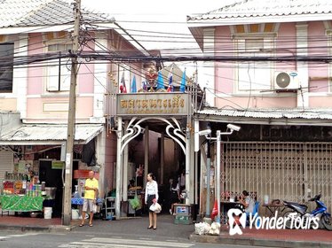 Bangkok Markets and Golden Buddha Temple